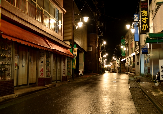 深夜の水上温泉街