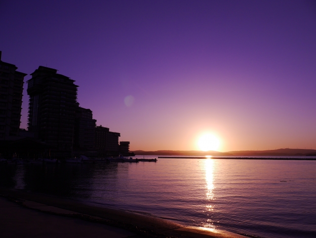 和倉温泉から眺める七尾湾の夕日